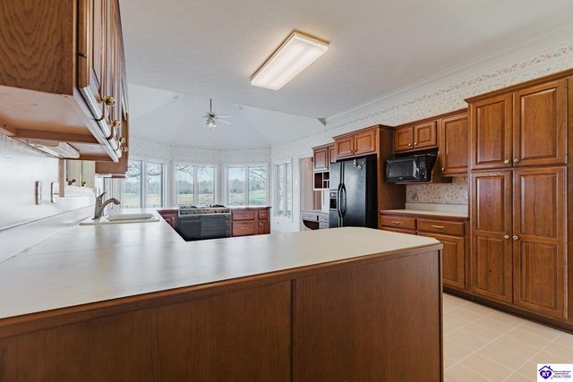 909 Lakeside Drive, Elizabethtown, KY 42701