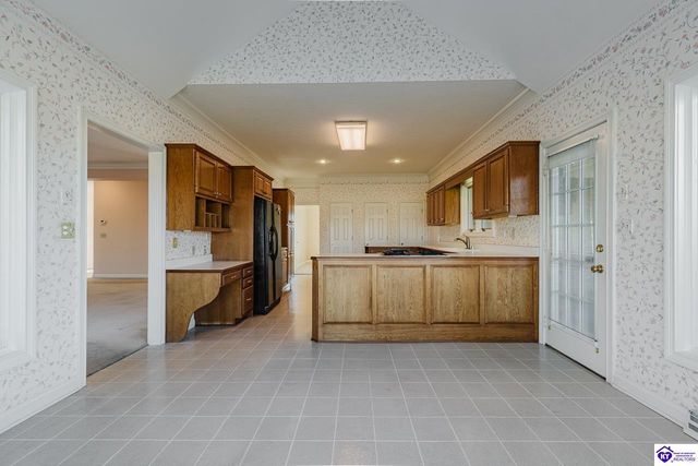 909 Lakeside Drive, Elizabethtown, KY 42701