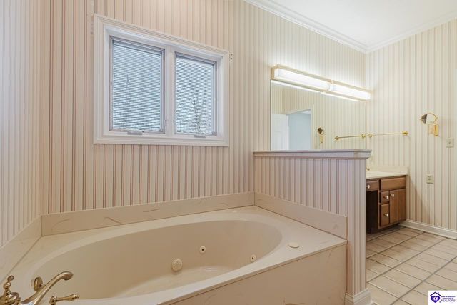 909 Lakeside Drive, Elizabethtown, KY 42701