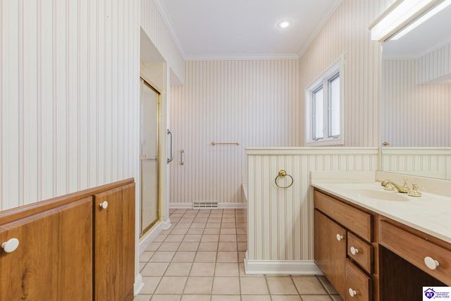 909 Lakeside Drive, Elizabethtown, KY 42701