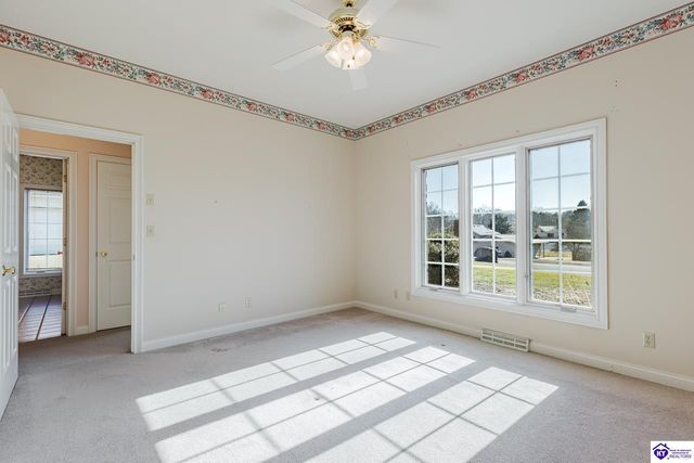 909 Lakeside Drive, Elizabethtown, KY 42701