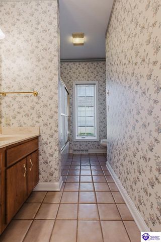 909 Lakeside Drive, Elizabethtown, KY 42701