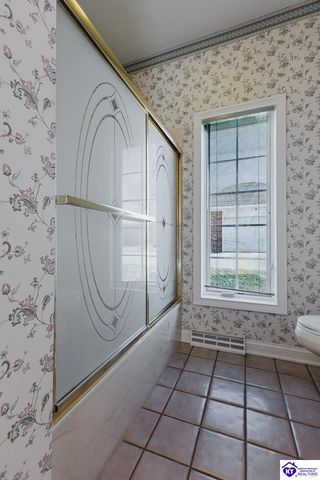 909 Lakeside Drive, Elizabethtown, KY 42701