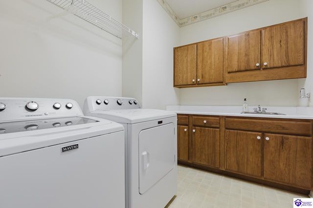 909 Lakeside Drive, Elizabethtown, KY 42701