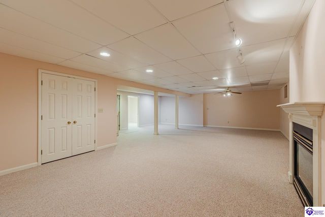 909 Lakeside Drive, Elizabethtown, KY 42701