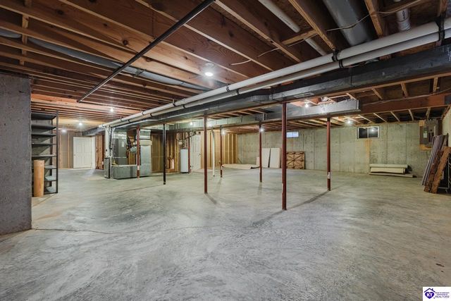 909 Lakeside Drive, Elizabethtown, KY 42701