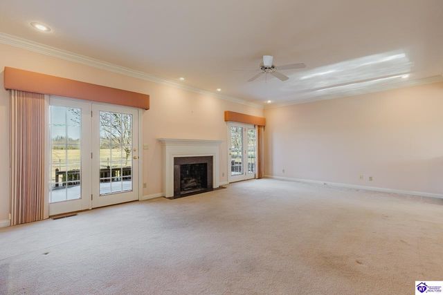 909 Lakeside Drive, Elizabethtown, KY 42701