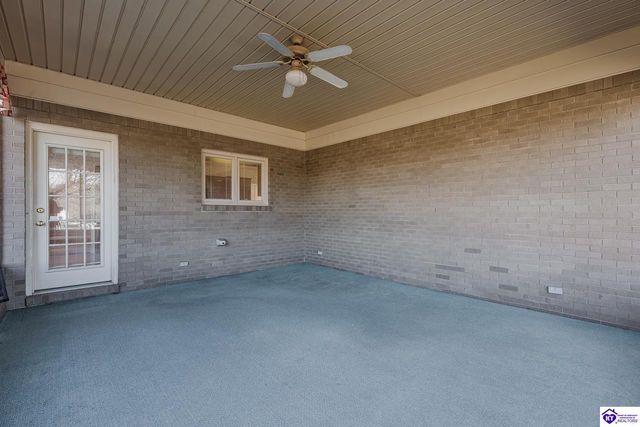 909 Lakeside Drive, Elizabethtown, KY 42701