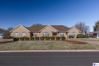 909 Lakeside Drive, Elizabethtown, KY 42701