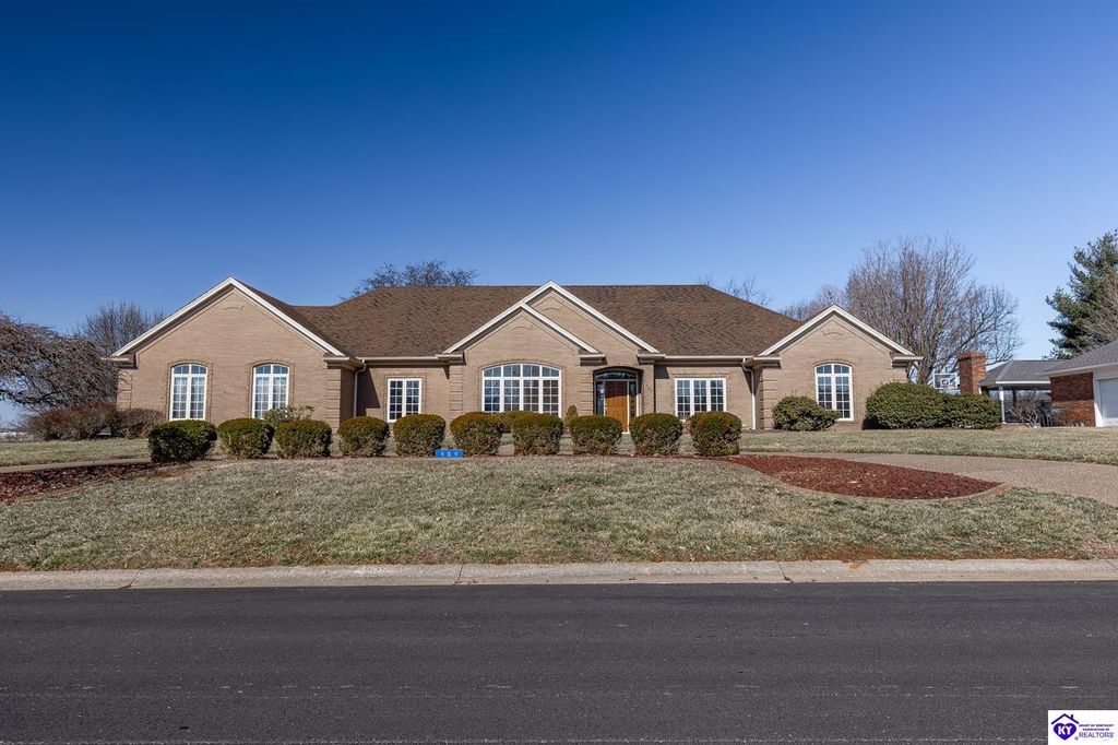 909 Lakeside Drive, Elizabethtown, KY 42701