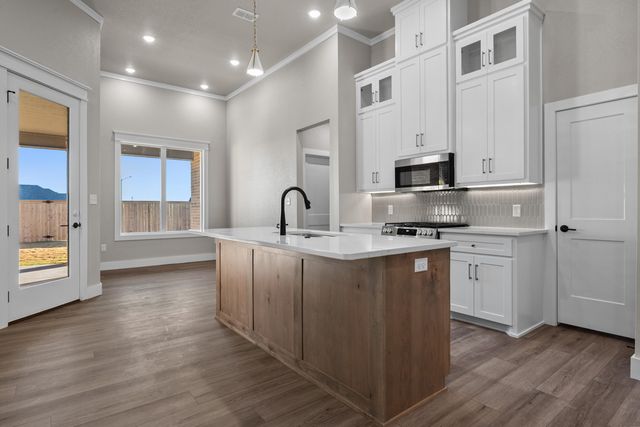 1123 N 6th Street, Wolfforth, TX 79382