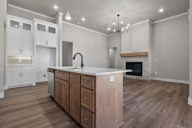 1123 N 6th Street, Wolfforth, TX 79382