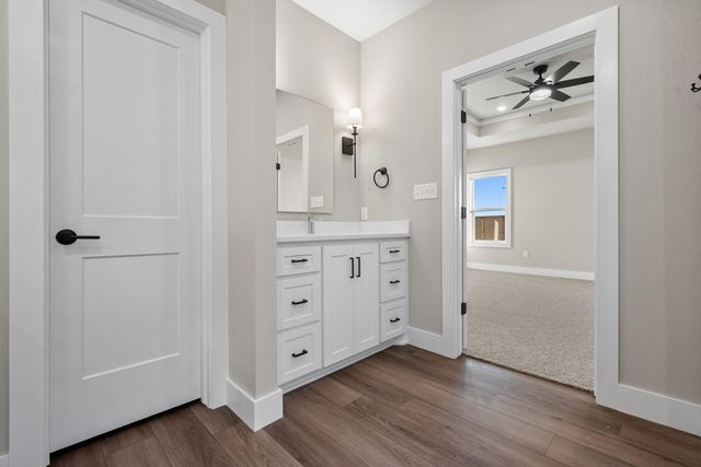 1123 N 6th Street, Wolfforth, TX 79382