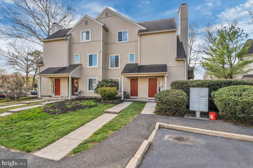 183 WOODLAKE DR, Marlton, NJ 08053