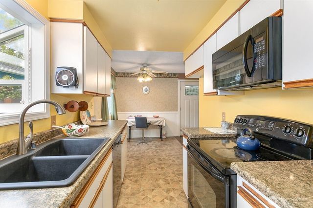 2700 Xenia Street, Bellingham, WA 98226