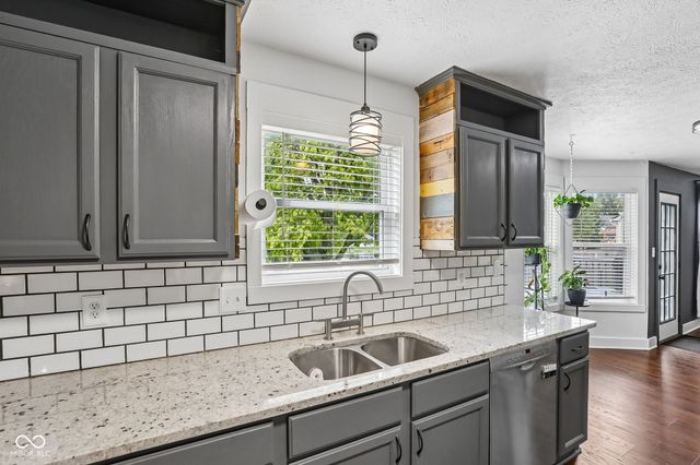 7974 Cobblesprings Drive, Avon, IN 46123