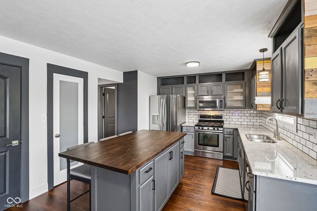7974 Cobblesprings Drive, Avon, IN 46123