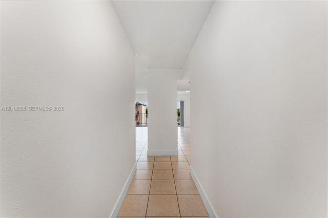 1950 W 54th St 412, Hialeah, FL 33012