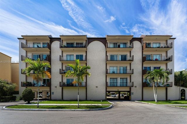 1950 W 54th St 412, Hialeah, FL 33012