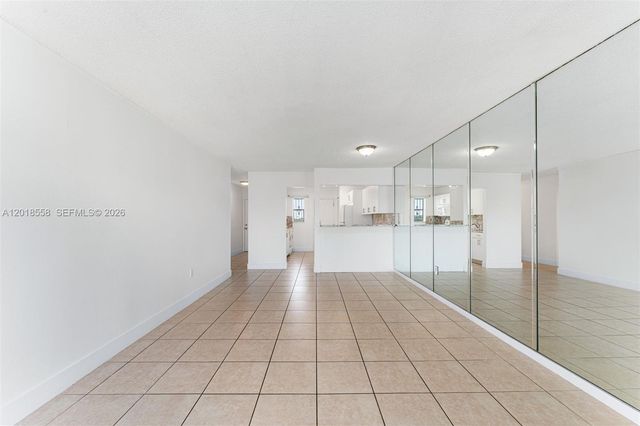 1950 W 54th St 412, Hialeah, FL 33012