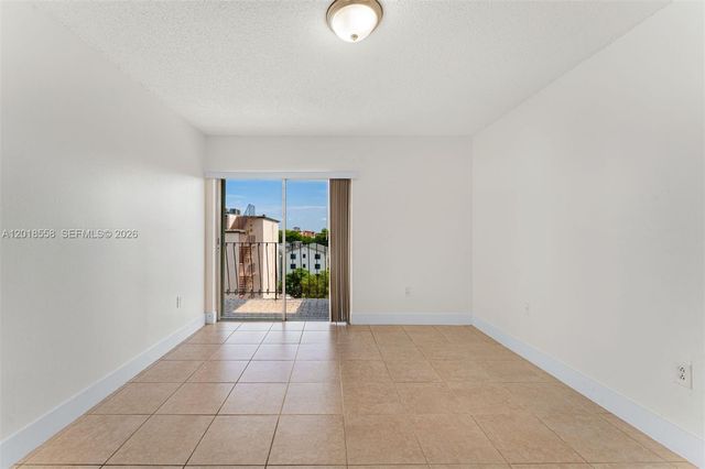 1950 W 54th St 412, Hialeah, FL 33012