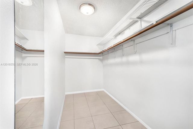 1950 W 54th St 412, Hialeah, FL 33012