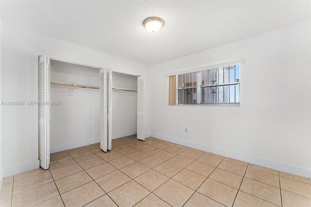 1950 W 54th St 412, Hialeah, FL 33012