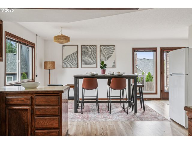 14230 Se CRYSTAL Ct, Portland, OR 97236