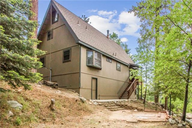 6429 Cedar Avenue, Angelus Oaks, CA 92305