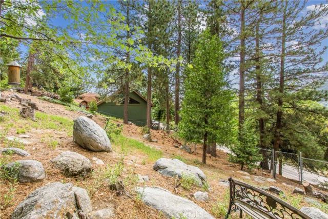 6429 Cedar Avenue, Angelus Oaks, CA 92305