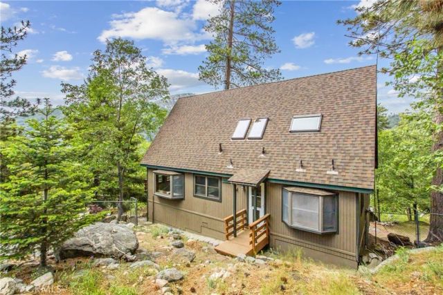 6429 Cedar Avenue, Angelus Oaks, CA 92305