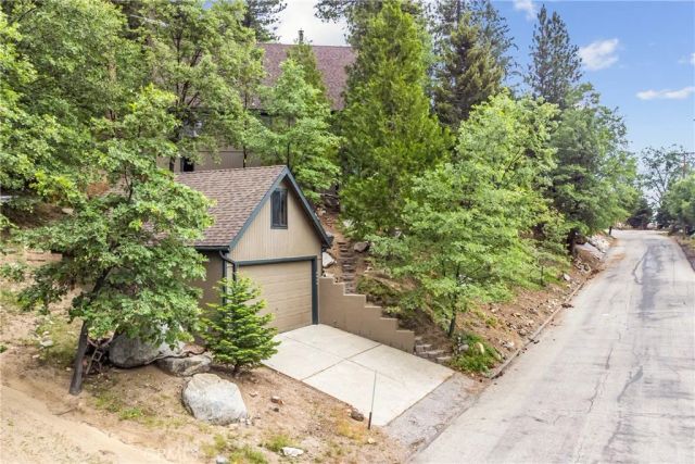 6429 Cedar Avenue, Angelus Oaks, CA 92305