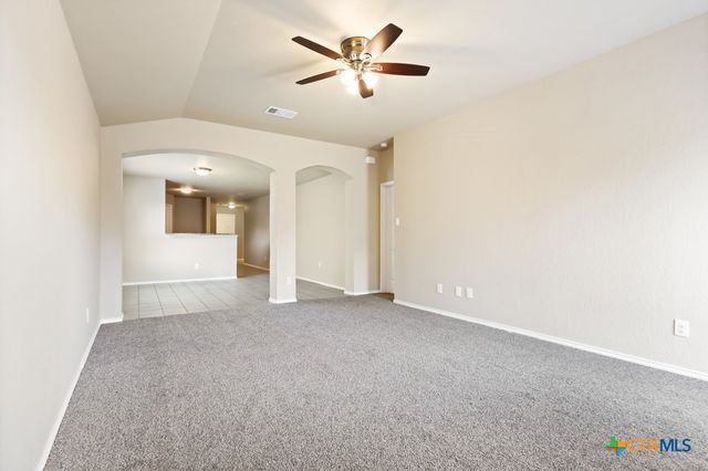 1533 Redbridge Drive, Seguin, TX 78155