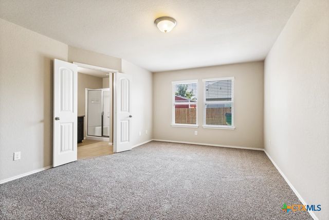 1533 Redbridge Drive, Seguin, TX 78155