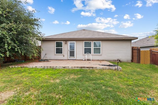 1533 Redbridge Drive, Seguin, TX 78155