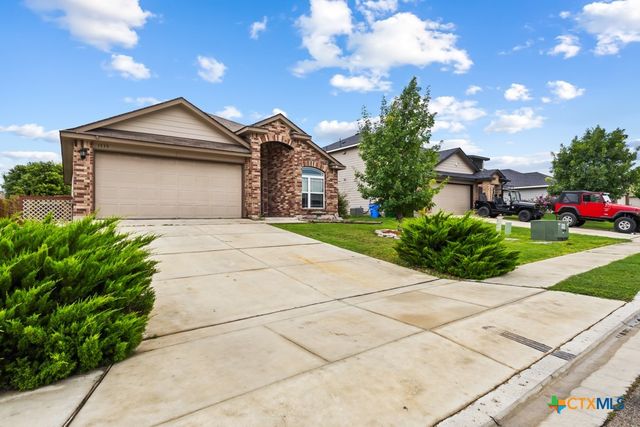 1533 Redbridge Drive, Seguin, TX 78155