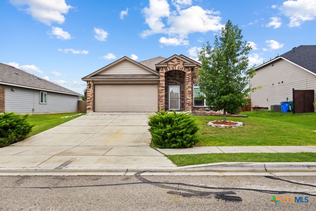 1533 Redbridge Drive, Seguin, TX 78155