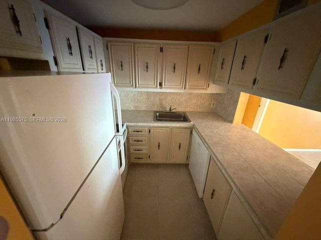4848 NW 24th Court 232, Lauderdale Lakes, FL 33313