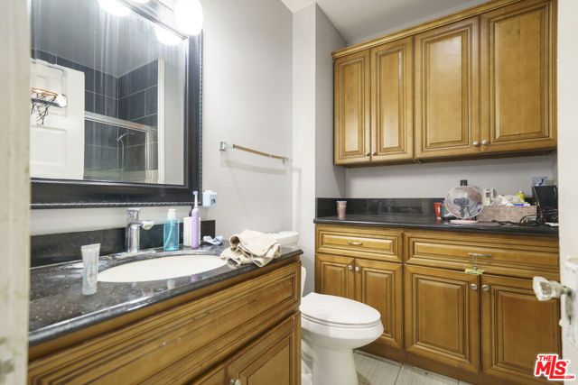 2011 6th Avenue, Los Angeles, CA 90018