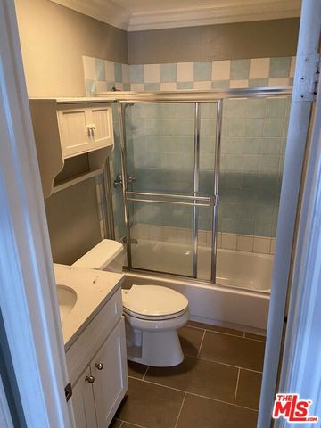 2011 6th Avenue, Los Angeles, CA 90018