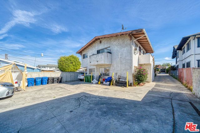 2011 6th Avenue, Los Angeles, CA 90018