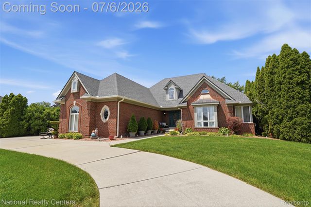 20175 Gill Road, Livonia, MI 48152