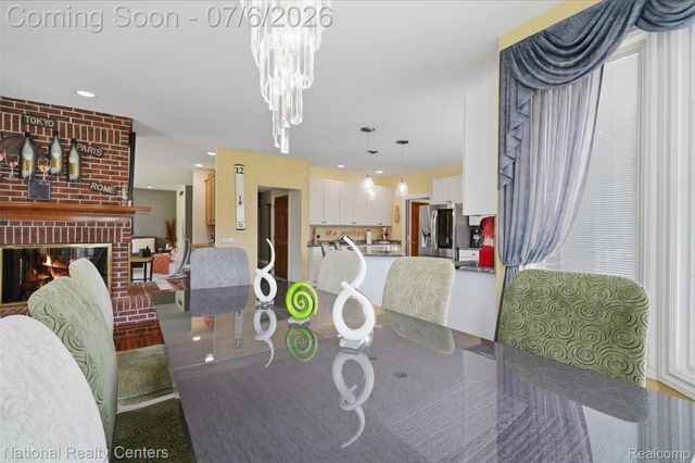 20175 Gill Road, Livonia, MI 48152