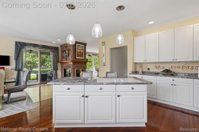 20175 Gill Road, Livonia, MI 48152