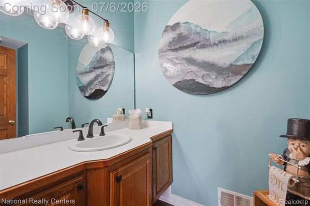20175 Gill Road, Livonia, MI 48152