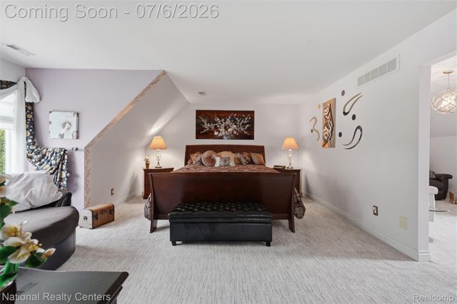 20175 Gill Road, Livonia, MI 48152