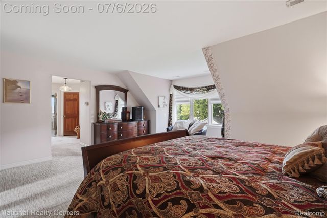 20175 Gill Road, Livonia, MI 48152