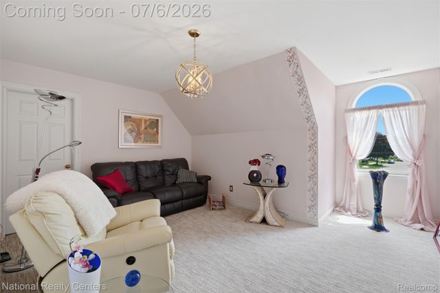 20175 Gill Road, Livonia, MI 48152