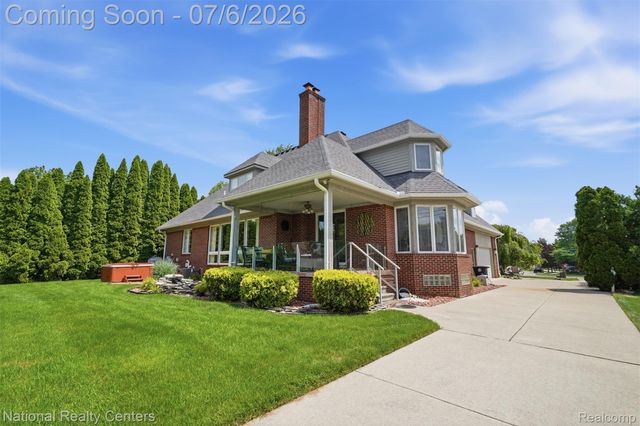 20175 Gill Road, Livonia, MI 48152