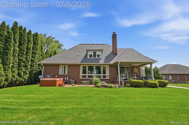 20175 Gill Road, Livonia, MI 48152